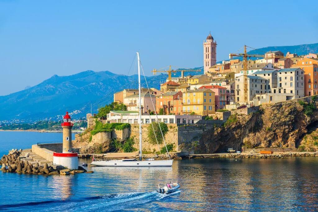 Appartement Vue Mer Avec Parking Gratuit Sur Place Bastia  Eksteriør bilde