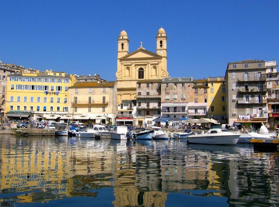 Appartement Vue Mer Avec Parking Gratuit Sur Place Bastia  Eksteriør bilde
